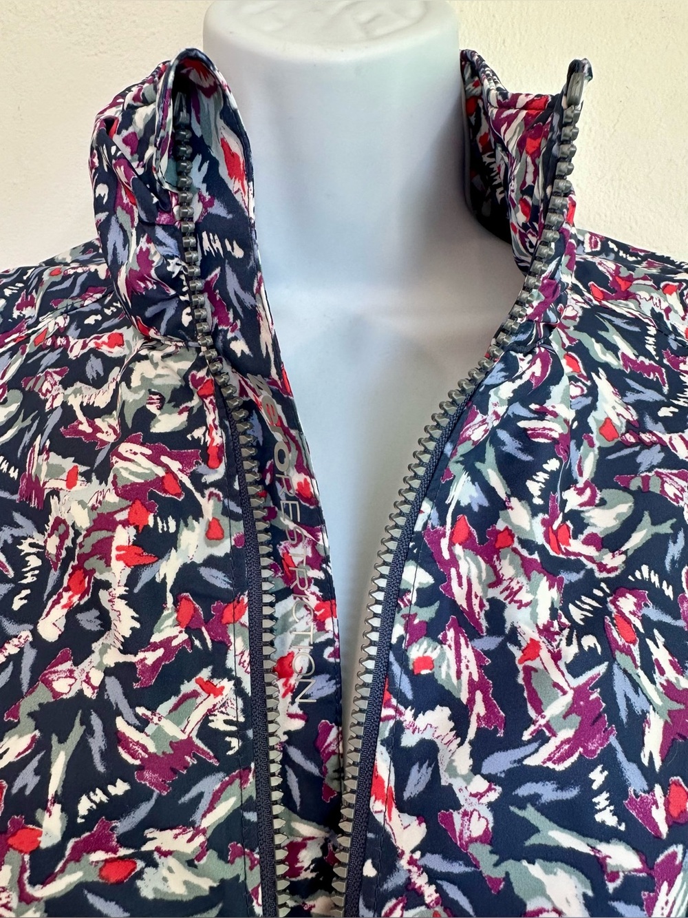 Zero Restriction Wanda Vest- Mardi Gras -Medium